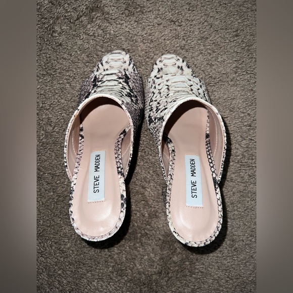 Steve Madden Women’s Esmeralda Natural Snake Sandals - Picture 3 of 7